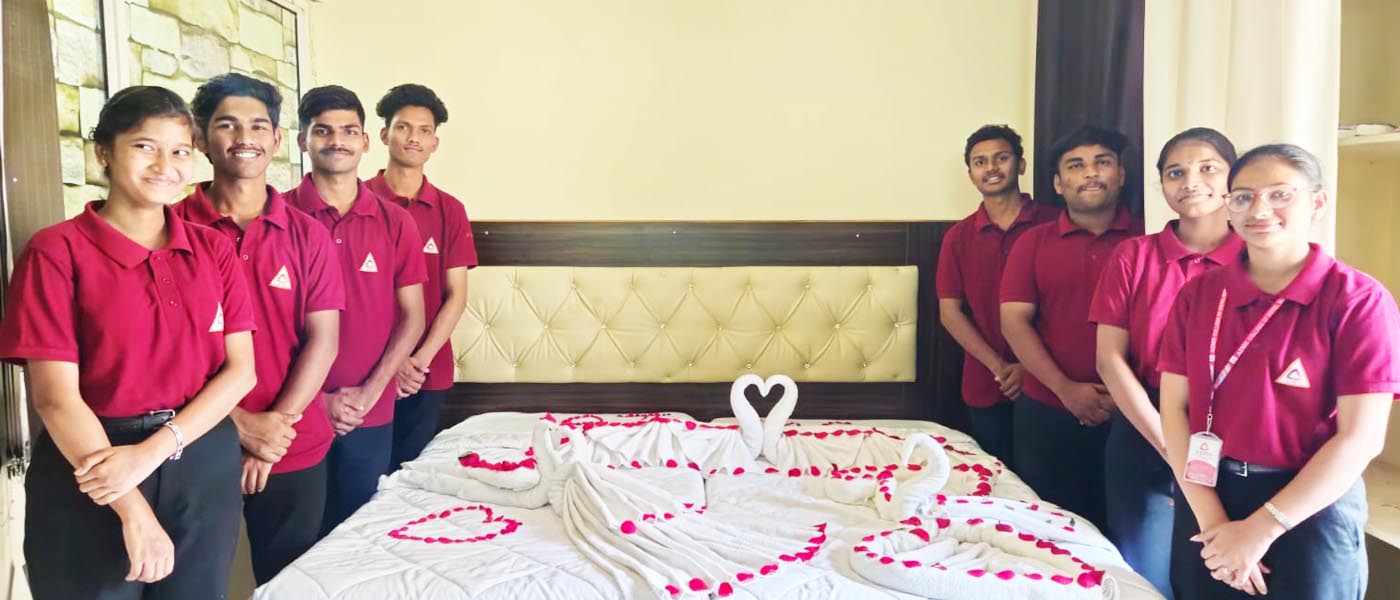 top 10 hotel management colleges